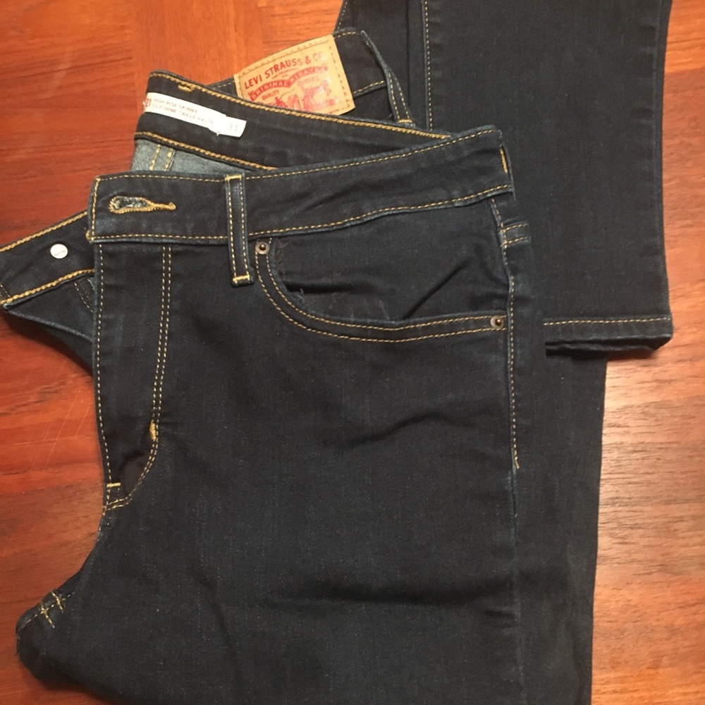 🔥SALE Levi’s high rise skinny dark wash jeans